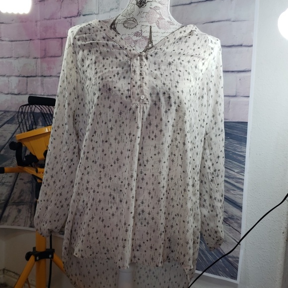 Maurices Tops - Maurice's Scheer Top Size Large